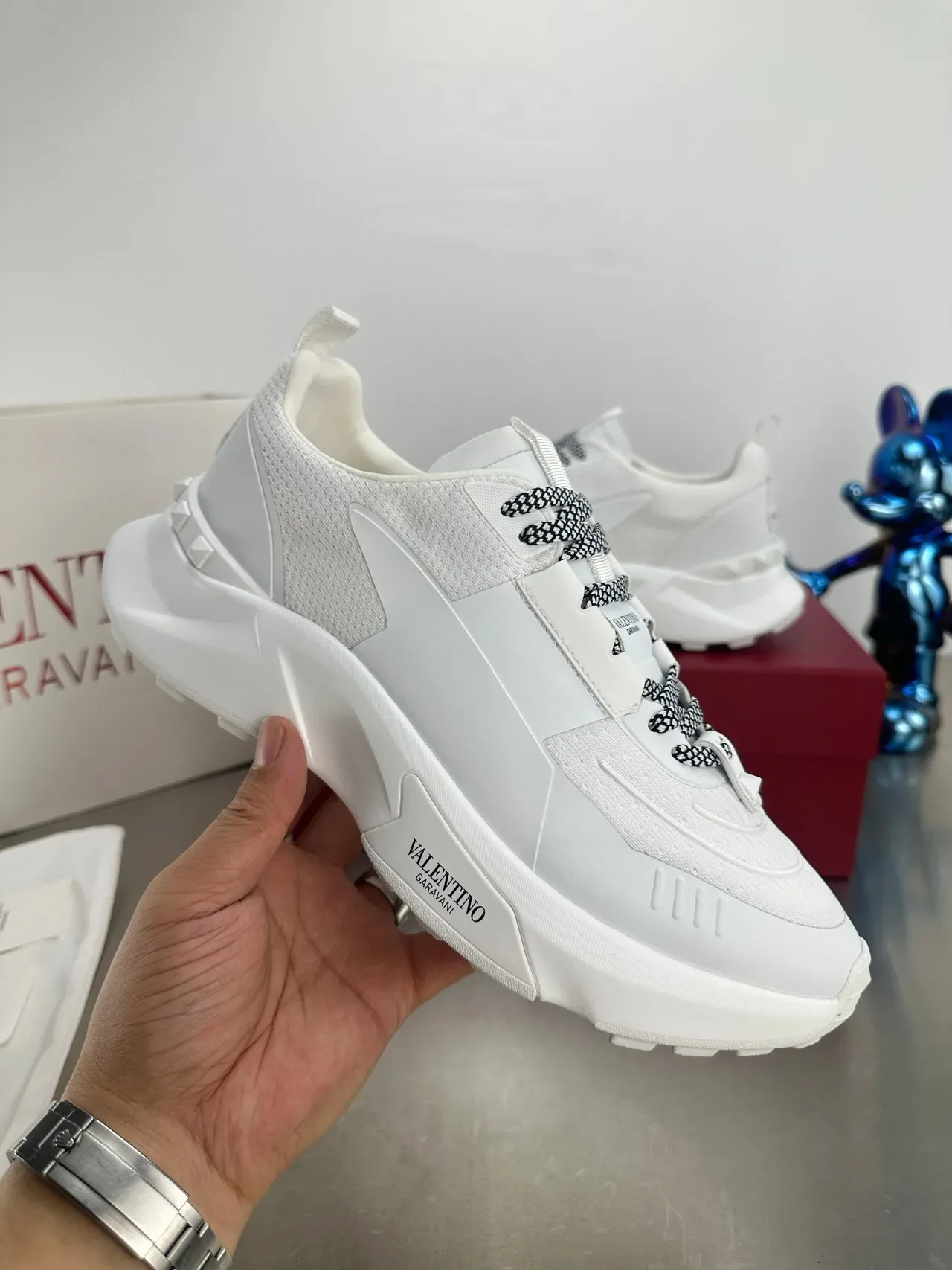 Valentino Blanc Noir Monochrome Haut en Maille Perforée Sneakers Lifestyle 6