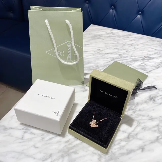 Van Cleef & Arpels Papillon Pavé Diamant Or Rose Collier 3