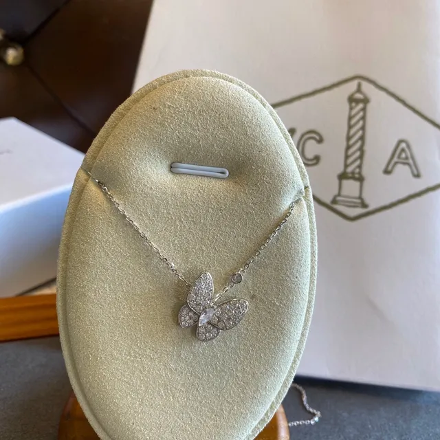 Van Cleef & Arpels Papillon Butterfly Pavé Diamond Necklace 8