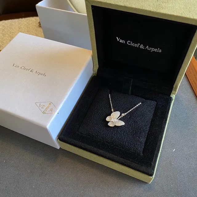 Van Cleef & Arpels Papillon Butterfly Pavé Diamond Necklace 9