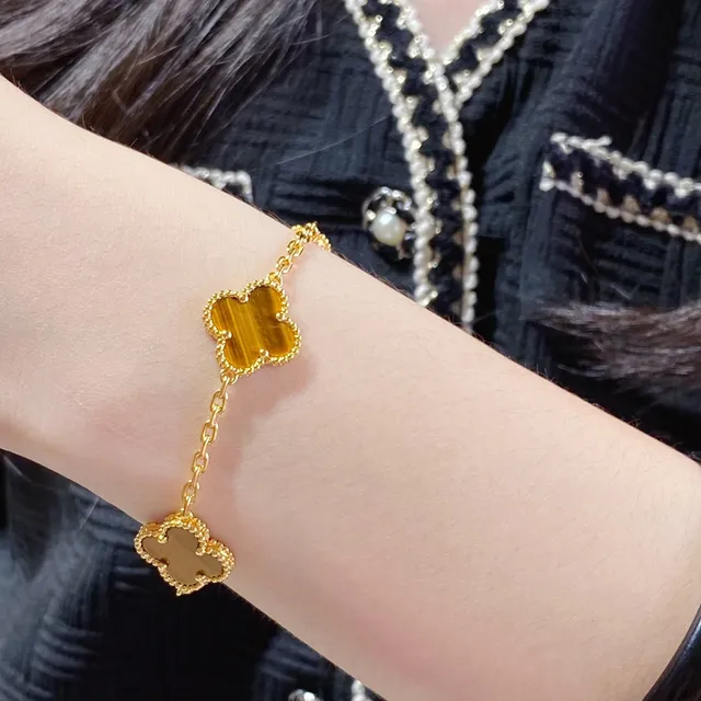 Van Cleef & Arpels Alhambra Pulseira de Ouro Cinco Motivos Olho de Tigre 9