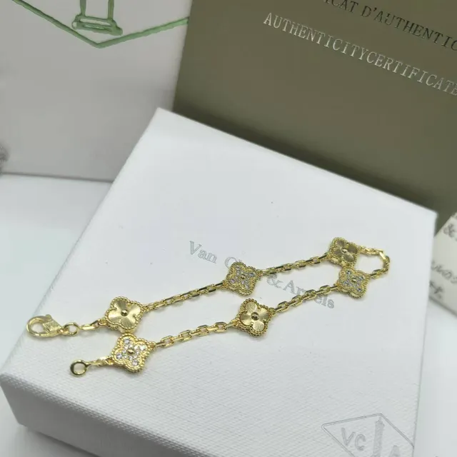 Van Cleef & Arpels Alhambra Four-Leaf Clover Pavé Bracelet 2