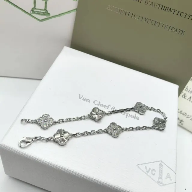 Van Cleef & Arpels Alhambra Four-Leaf Clover Pavé Bracelet 3