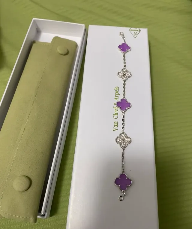 Van Cleef & Arpels Alhambra Pulseras de Esmalte Púrpura Trébol de Cuatro Hojas 4