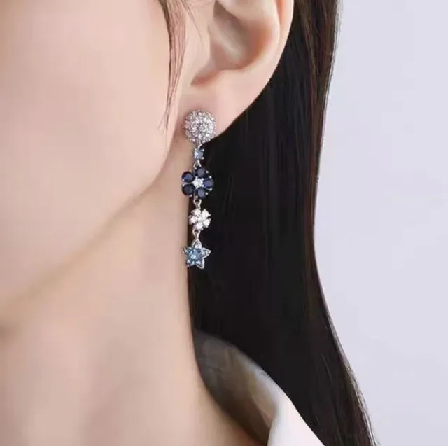 Van Cleef & Arpels Motif Floral Pavé Boucles d'oreilles Diamants Bleus et Blancs 7