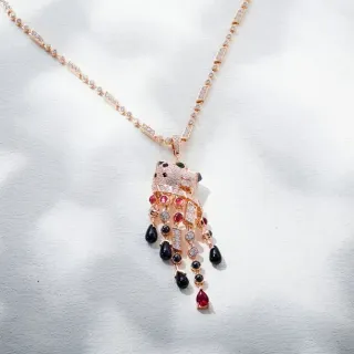 Van Cleef & Arpels Panthère Rose Gold Ruby Onyx Diamond Pendant Necklace