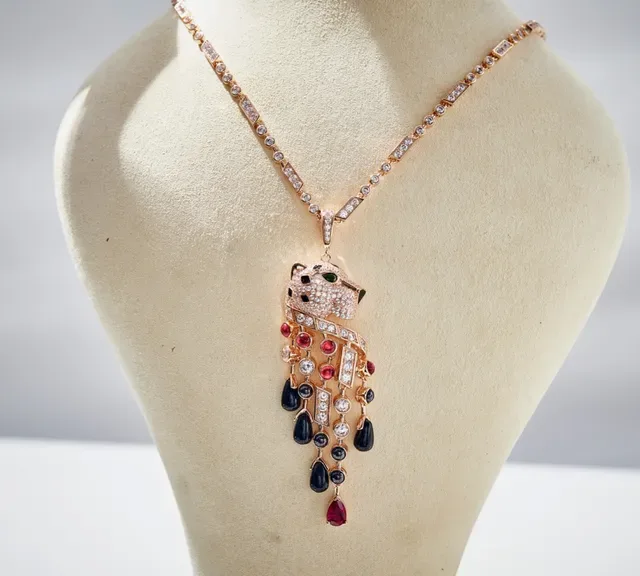 Van Cleef & Arpels Panthère Rose Gold Ruby Onyx Diamond Pendant Necklace 5