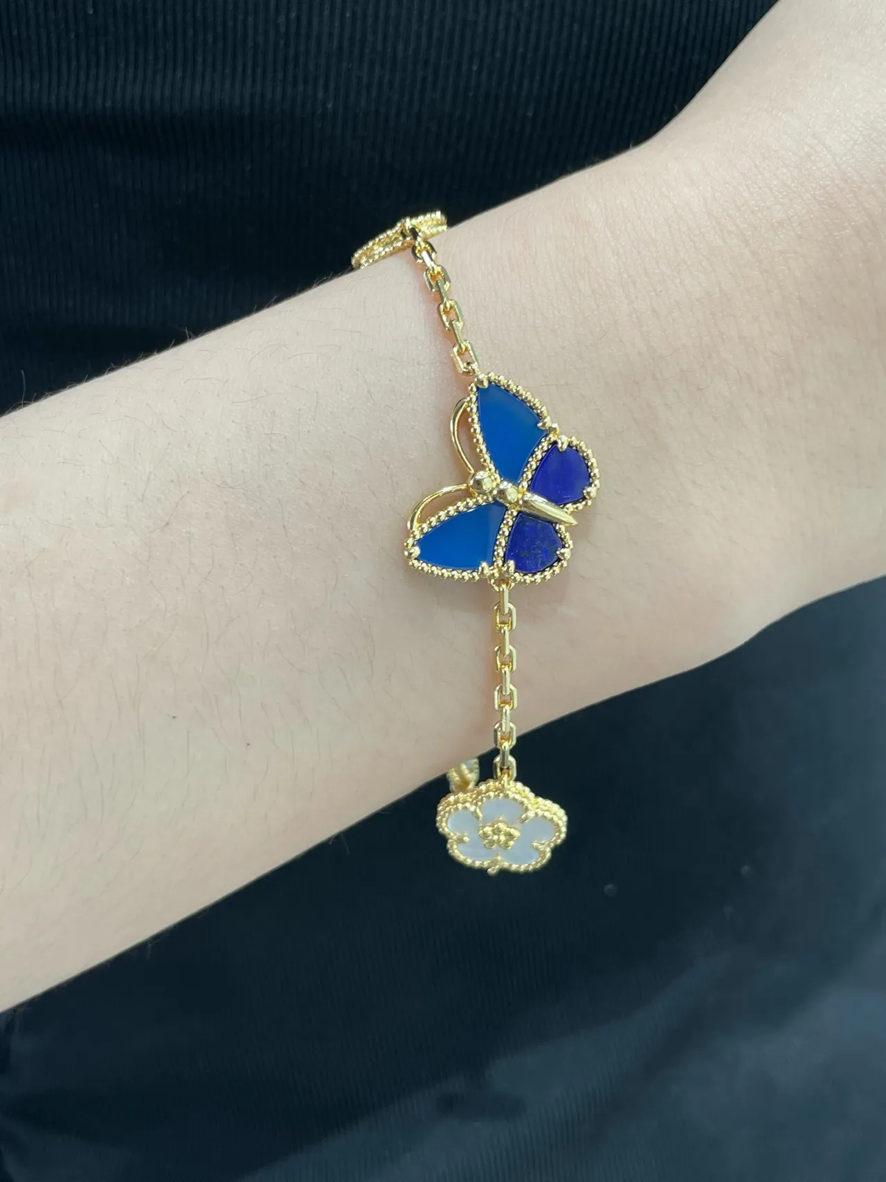Van Cleef & Arpels Poetic Complications bracelet en or au motif papillon et floral 9