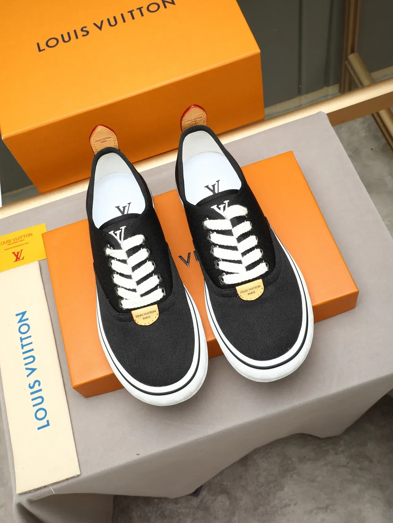 Vans Black White Canvas Upper Laces Lifestyle Sneakers 3