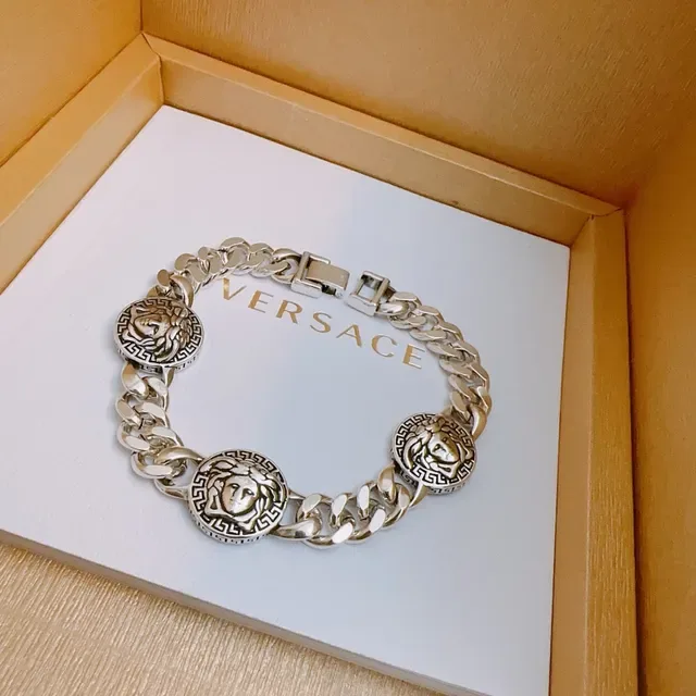 Versace Chain Reaction Medusa Head Silver-Tone Curb Chain Bracelet 6
