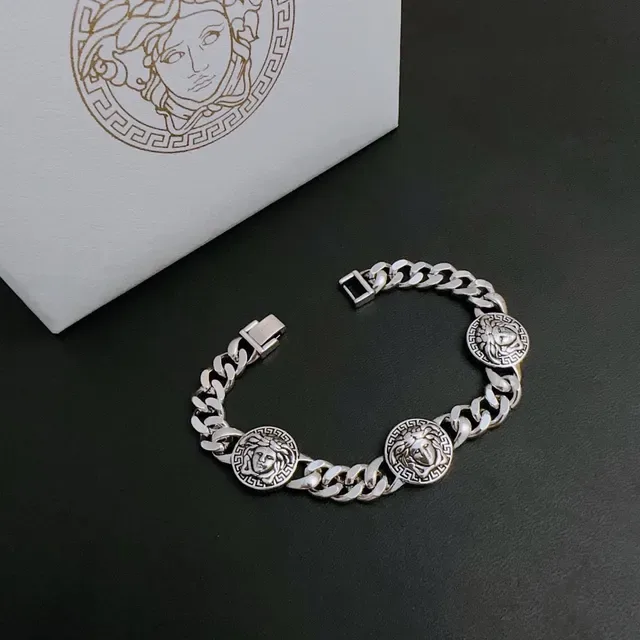 Versace Chain Reaction Medusa Head Silver-Tone Curb Chain Bracelet 9
