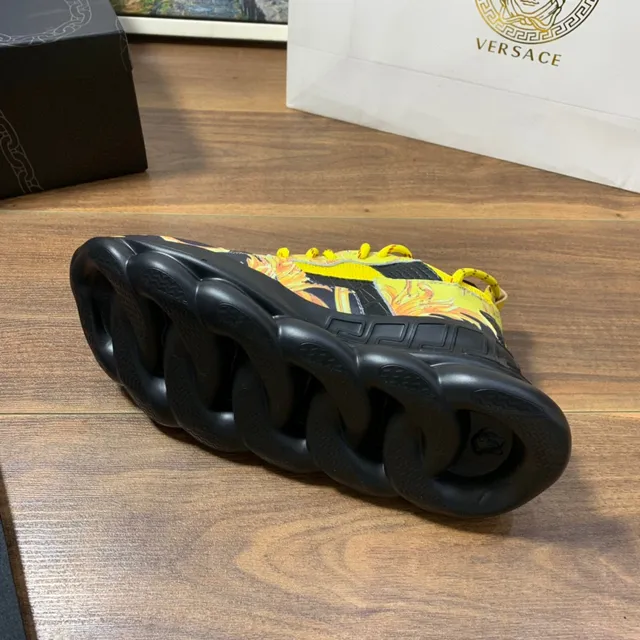 Versace Chain Reaction Sola Amarela Preta Impressão Gráfica Barroca Tênis Chunky 2