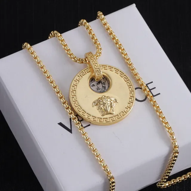 Versace Collier Chaîne Curb Chain Dorée Pendentif Méduse Circulaire 3