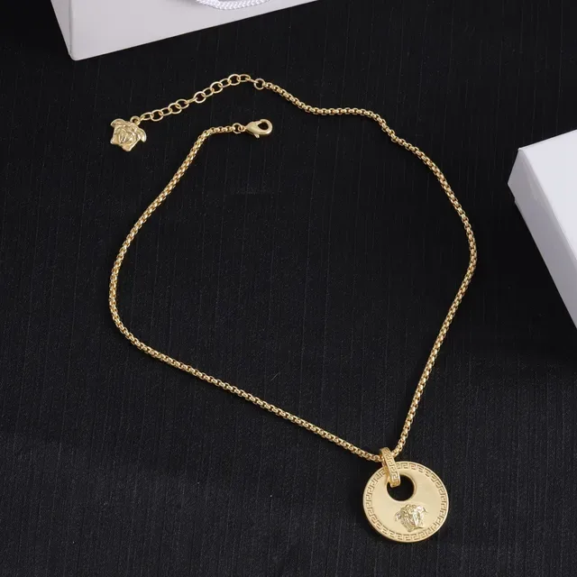 Versace Collier Chaîne Curb Chain Dorée Pendentif Méduse Circulaire 5