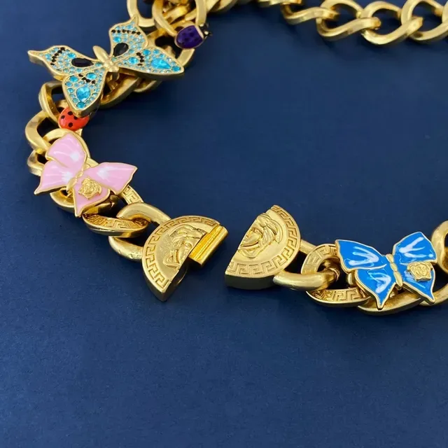 Collier Versace Chaîne Curb Or Multicolore Charm Papillon Émaillé 2