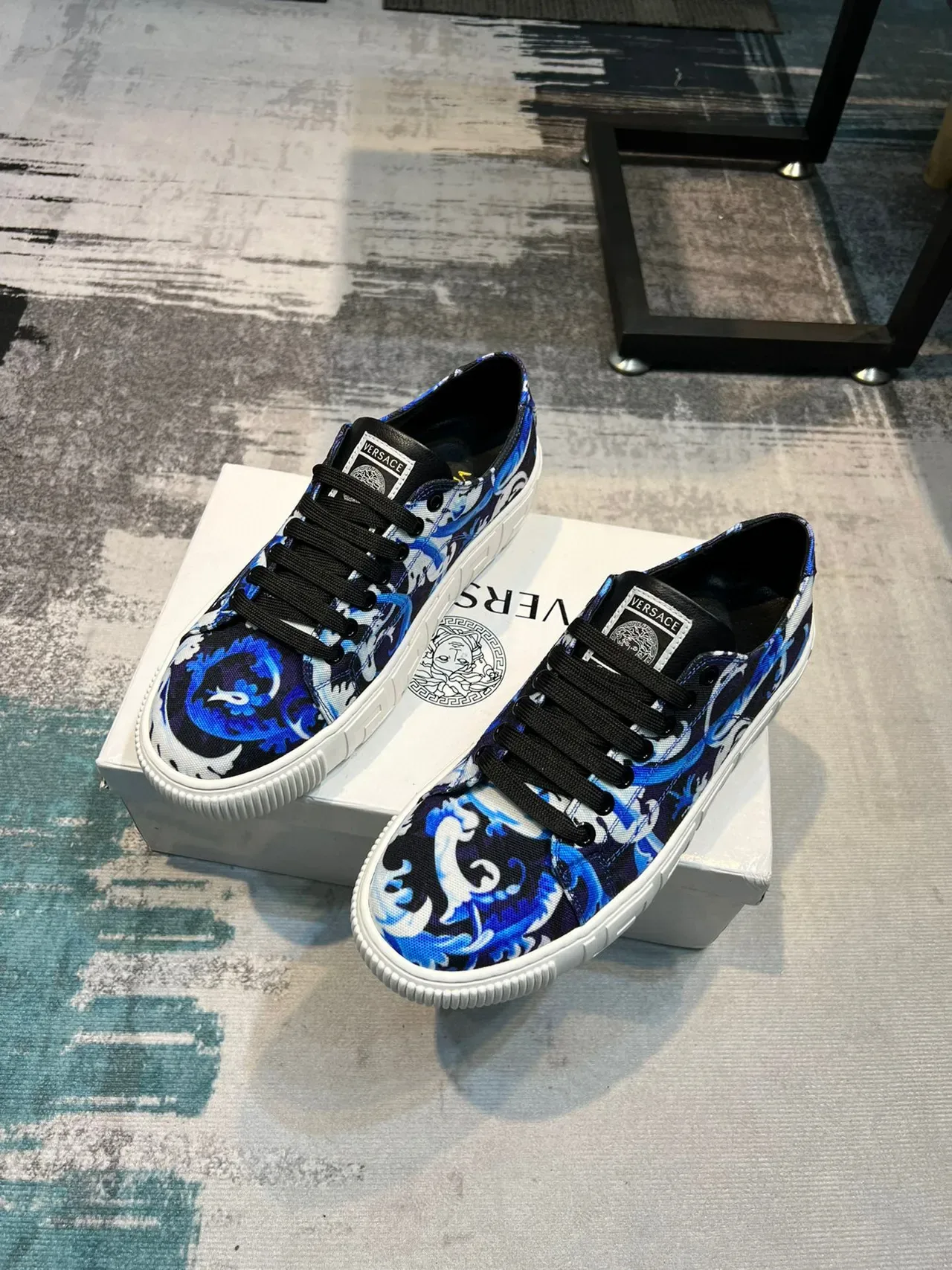 Versace Greca Odissea Tênis Lifestyle Azul Baroque Print 6