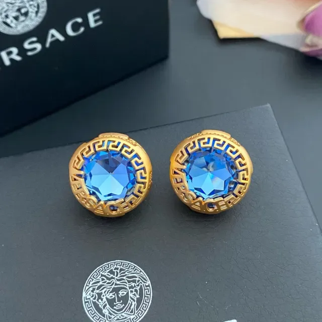 Versace Greca Odissea Brincos com Tachinhas de Cristal Dourado 5