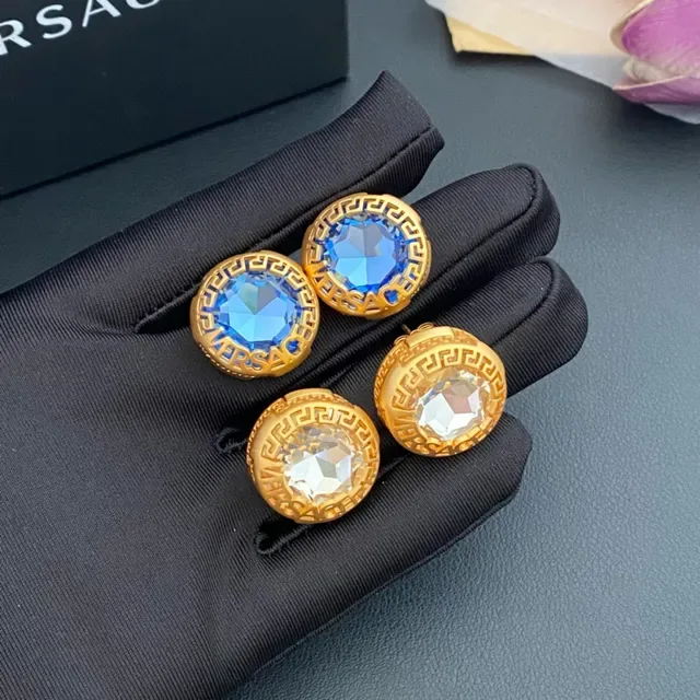 Versace Greca Odissea Brincos com Tachinhas de Cristal Dourado 6