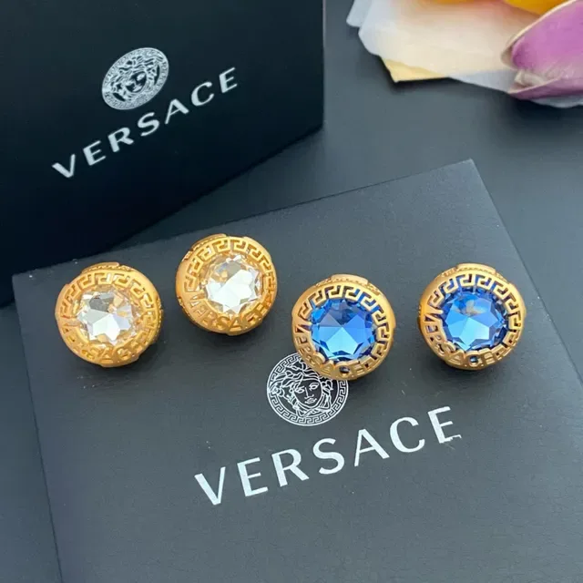 Versace Greca Odissea Brincos com Tachinhas de Cristal Dourado 8