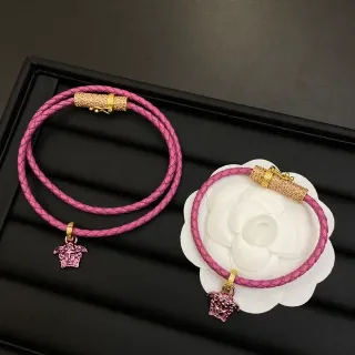 Versace Medusa Charm Pulsera de Cuero Trenzado Rosa