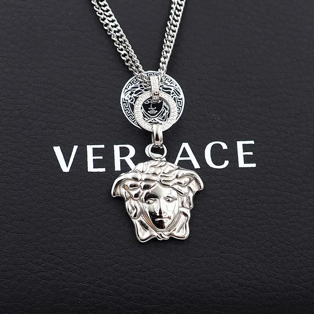 Versace Medusa Collier en métal avec pendentif tête en or 4