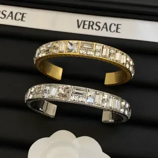 Versace Odissea Pulseras de muñeca abiertas con cristales Pavé Greca Key
