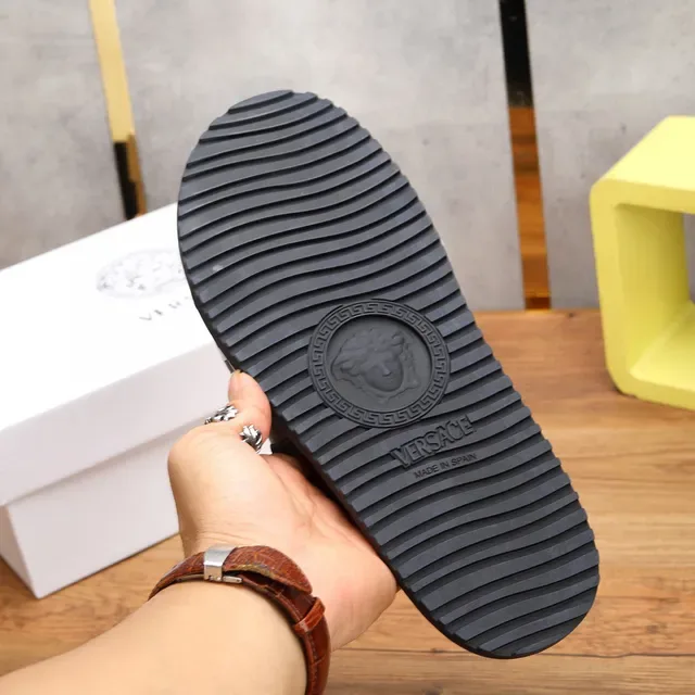 Versace Odissea Greca Key Pattern Black Slippers 4