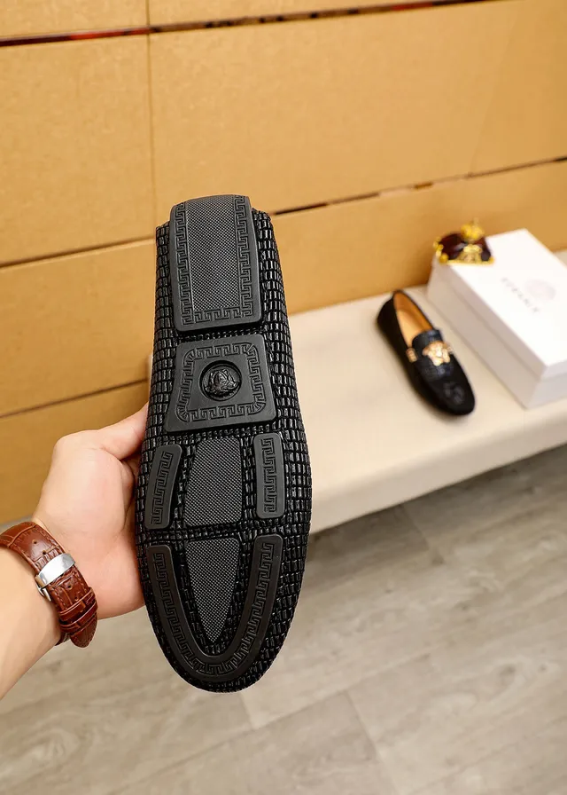 Versace Palazzo Loafer Cuir Noir à embossage crocodile Doré Tête de Méduse Mocassins 3