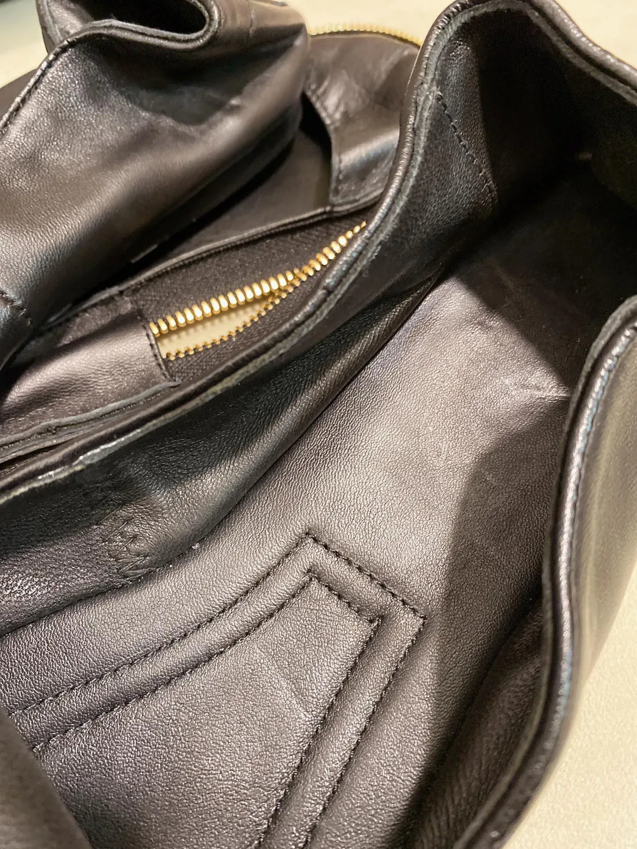 Versace Loafer zippé noir doré médusa embossé 4