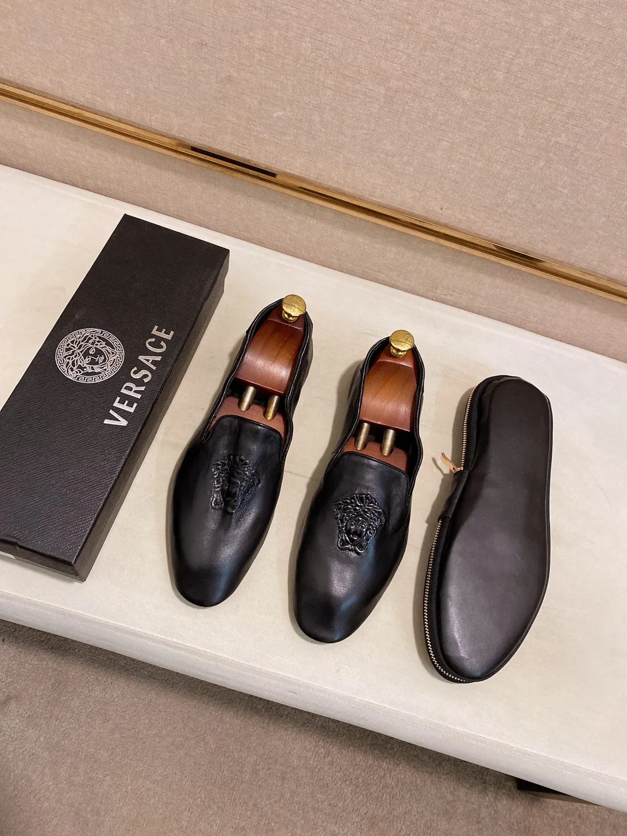 Versace Loafer zippé noir doré médusa embossé 9