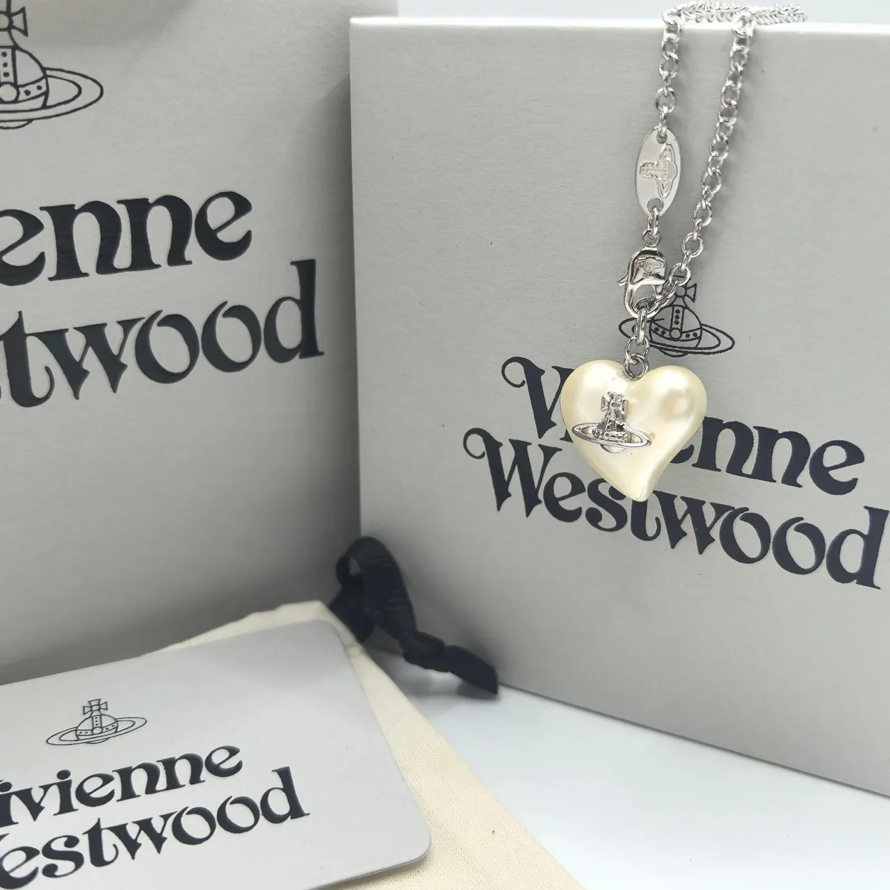Vivienne Westwood Pingente de Orbe de Pérola em Forma de Coração 4