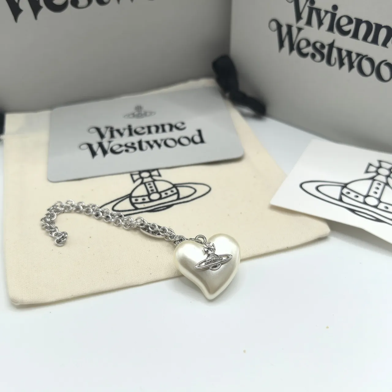 Vivienne Westwood Pingente de Orbe de Pérola em Forma de Coração 5