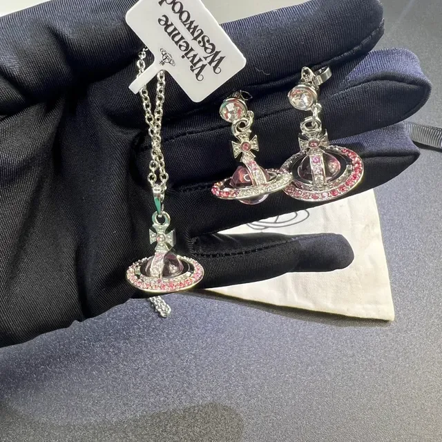 Vivienne Westwood Boucles d'oreilles Orb cabochon rose incrusté de cristal 2