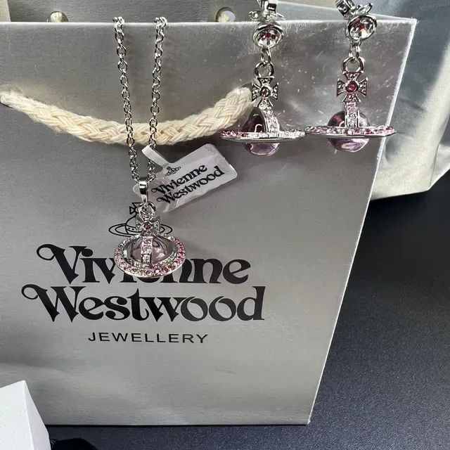 Vivienne Westwood Boucles d'oreilles Orb cabochon rose incrusté de cristal 5