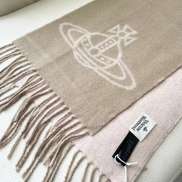 Vivienne Westwood Orb Logo Écharpe Beige Double-Face Frangée en Cachemire 3
