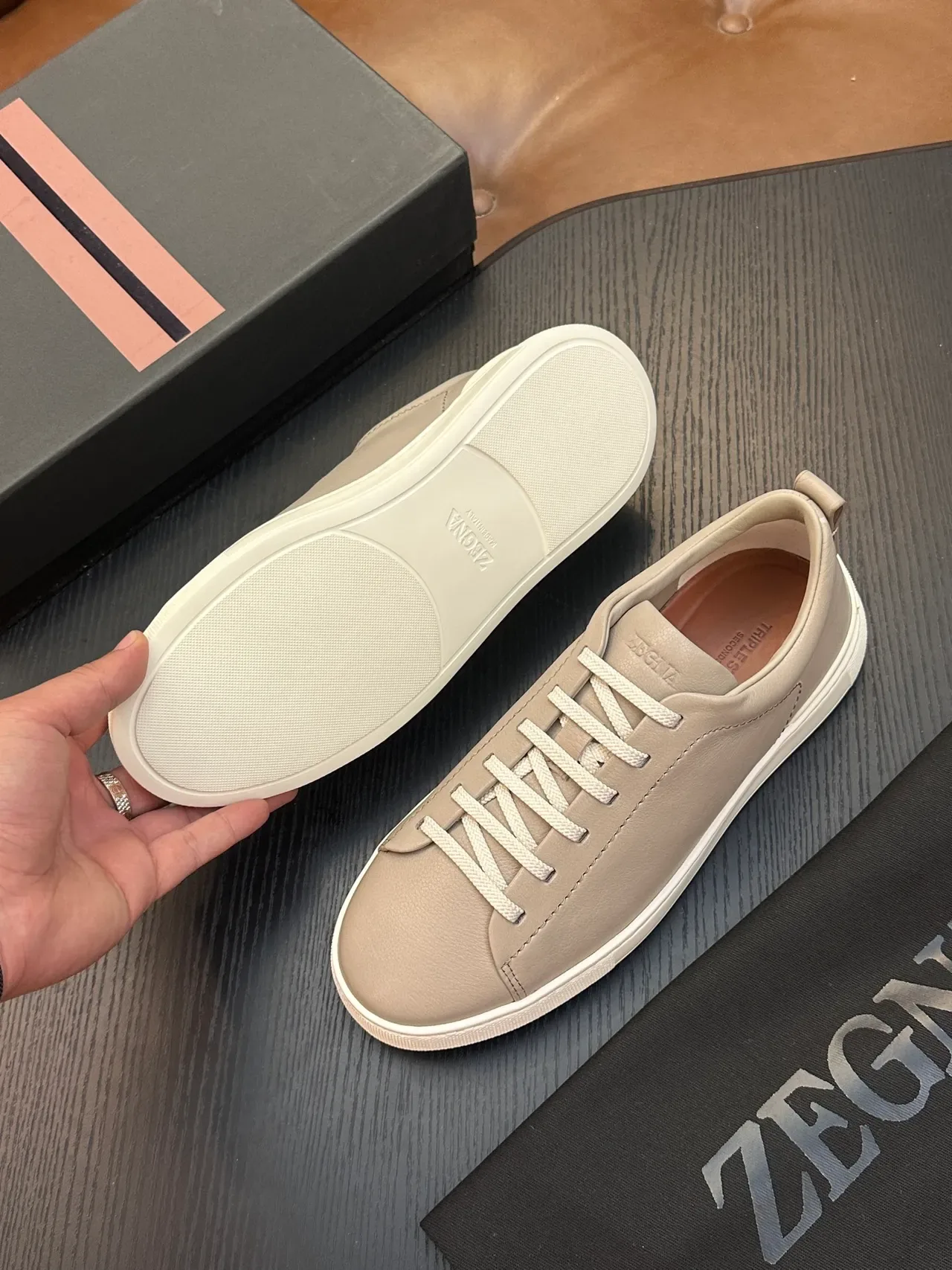 Zegna Beige Blanc Cuir Peaugrainé Supérieur Minimaliste Low-Top Lifestyle Sneakers 2
