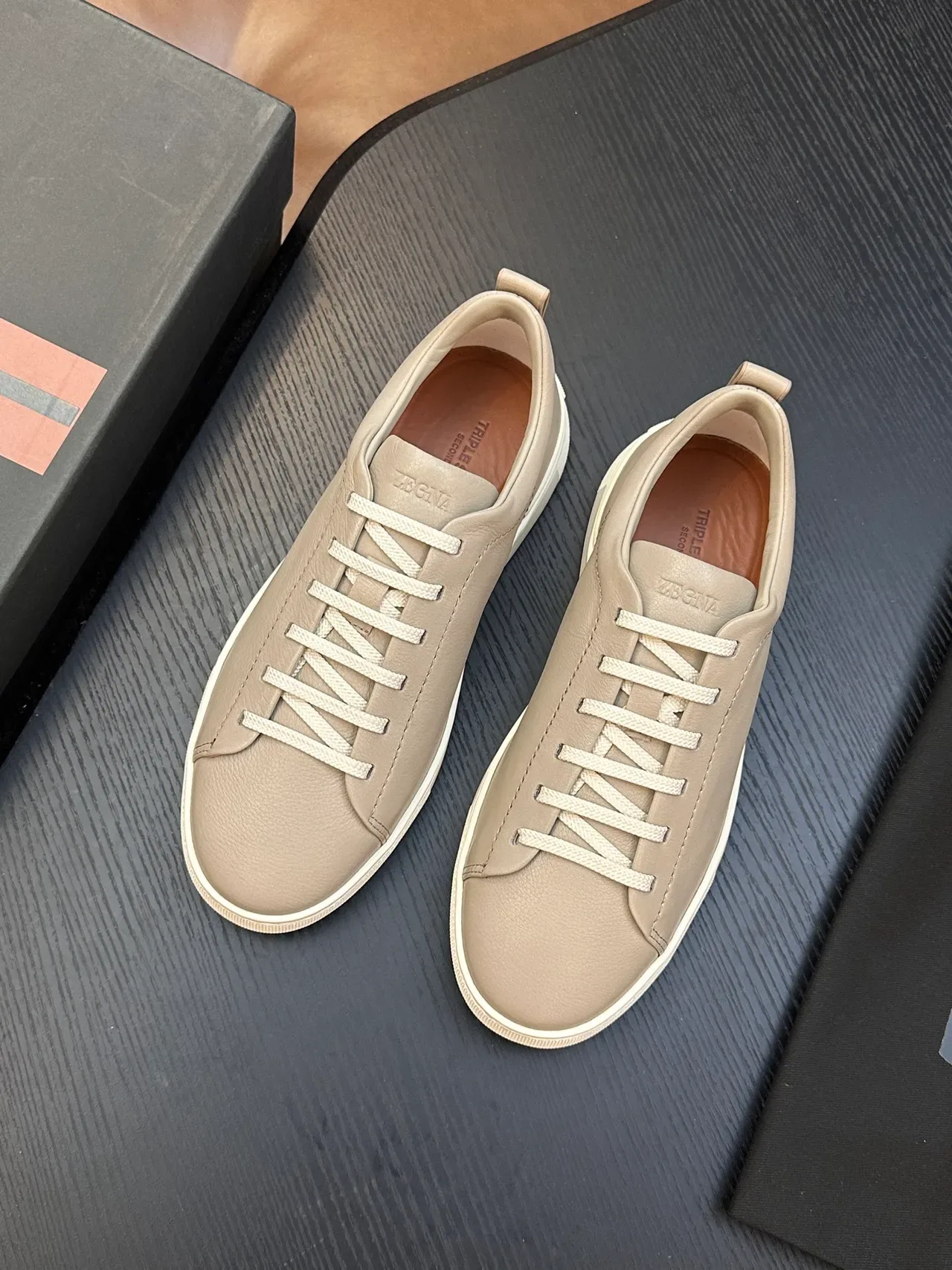 Zegna Beige Blanc Cuir Peaugrainé Supérieur Minimaliste Low-Top Lifestyle Sneakers 5