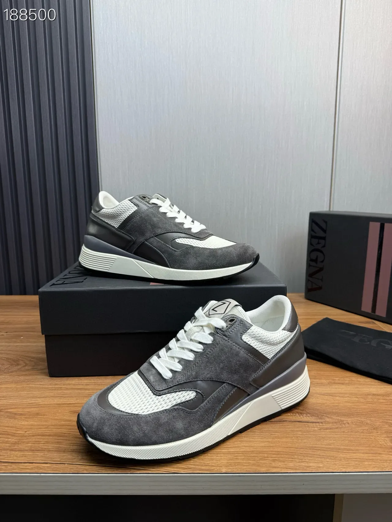 Zegna tênis lifestyle cinza branco com material misto no upper, painéis de camurça e mesh 6