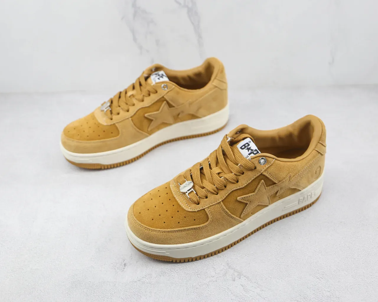 A Bathing Ape BAPE STA Sneakers Lifestyle en Daim Moutarde 4