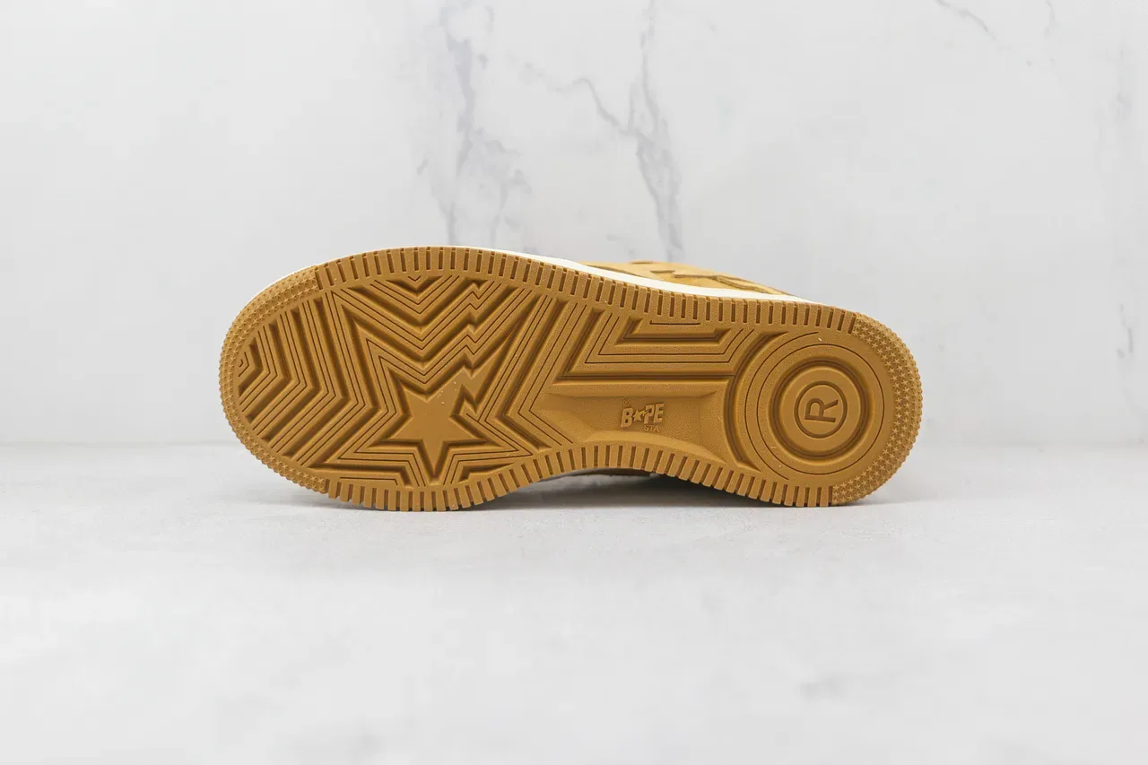 A Bathing Ape BAPE STA Sneakers Lifestyle en Daim Moutarde 8