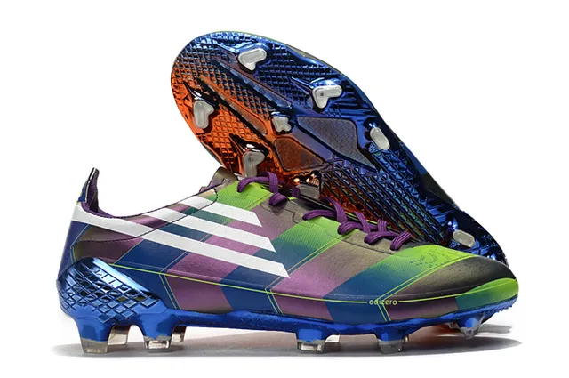 Adidas adizero Chaussures de football blanches argentées holographiques pour terrain ferme 6
