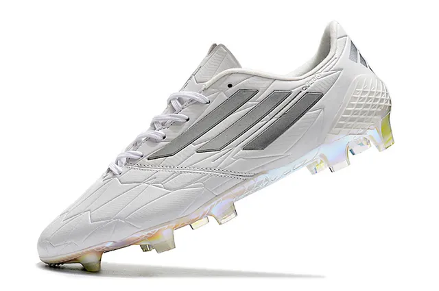 Adidas adizero Chaussures de football blanches argentées holographiques pour terrain ferme 21