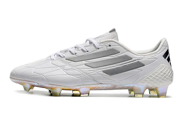 Adidas adizero Chaussures de football blanches argentées holographiques pour terrain ferme 22