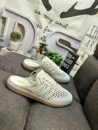 Adidas Beige Brown Perforated Suede Upper Gum Rubber Sole Casual Shoes 9