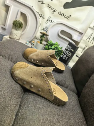 Adidas Beige Brown Suede Upper Cork Sole Slippers 7