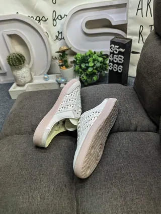 Adidas Beige Perforated Suede Upper Lace-Up Vamp Casual Shoes 5