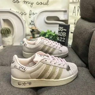Adidas खाकी गुलाबी Shell-Toe Three-Stripe लाइफस्टाइल स्नीकर्स