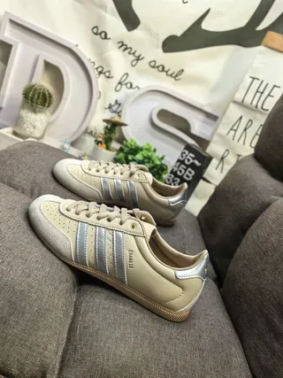 Adidas Beige Silver Low-Top Perforated Toebox Lifestyle Sneakers 7