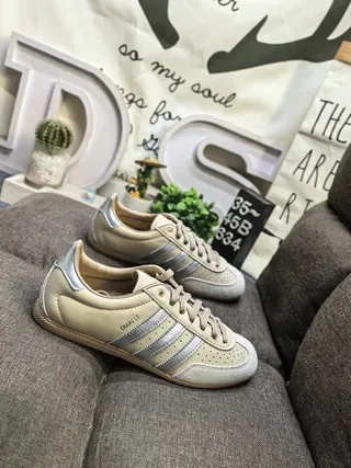 Adidas Beige Silver Low-Top Perforated Toebox Lifestyle Sneakers 9