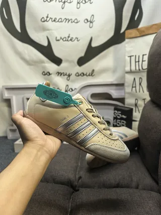 Adidas Beige Silver Low-Top Perforated Toebox Lifestyle Sneakers 5